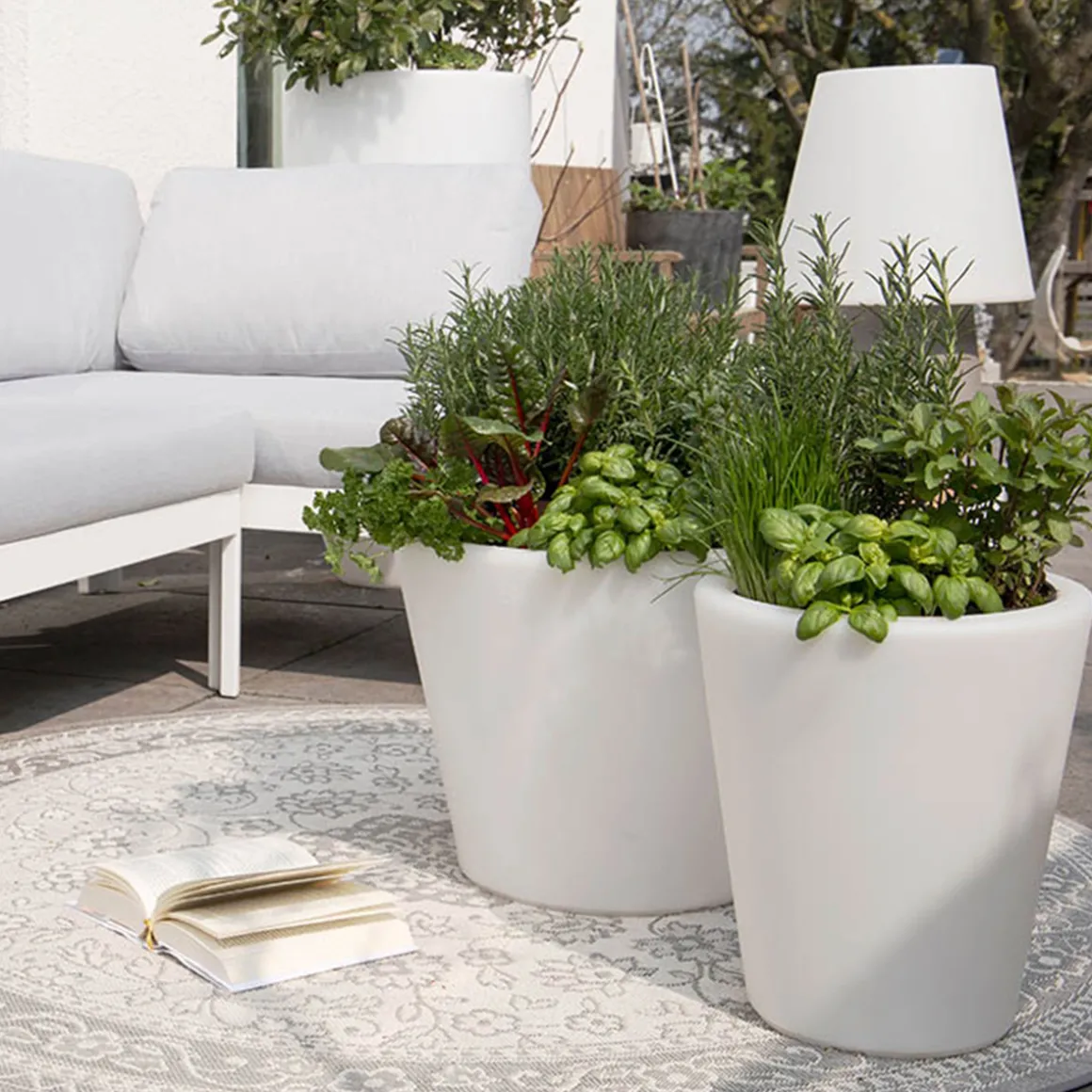 8 seasons design Shining Classic Pot XM Pflanztopf / Dekoleuchte