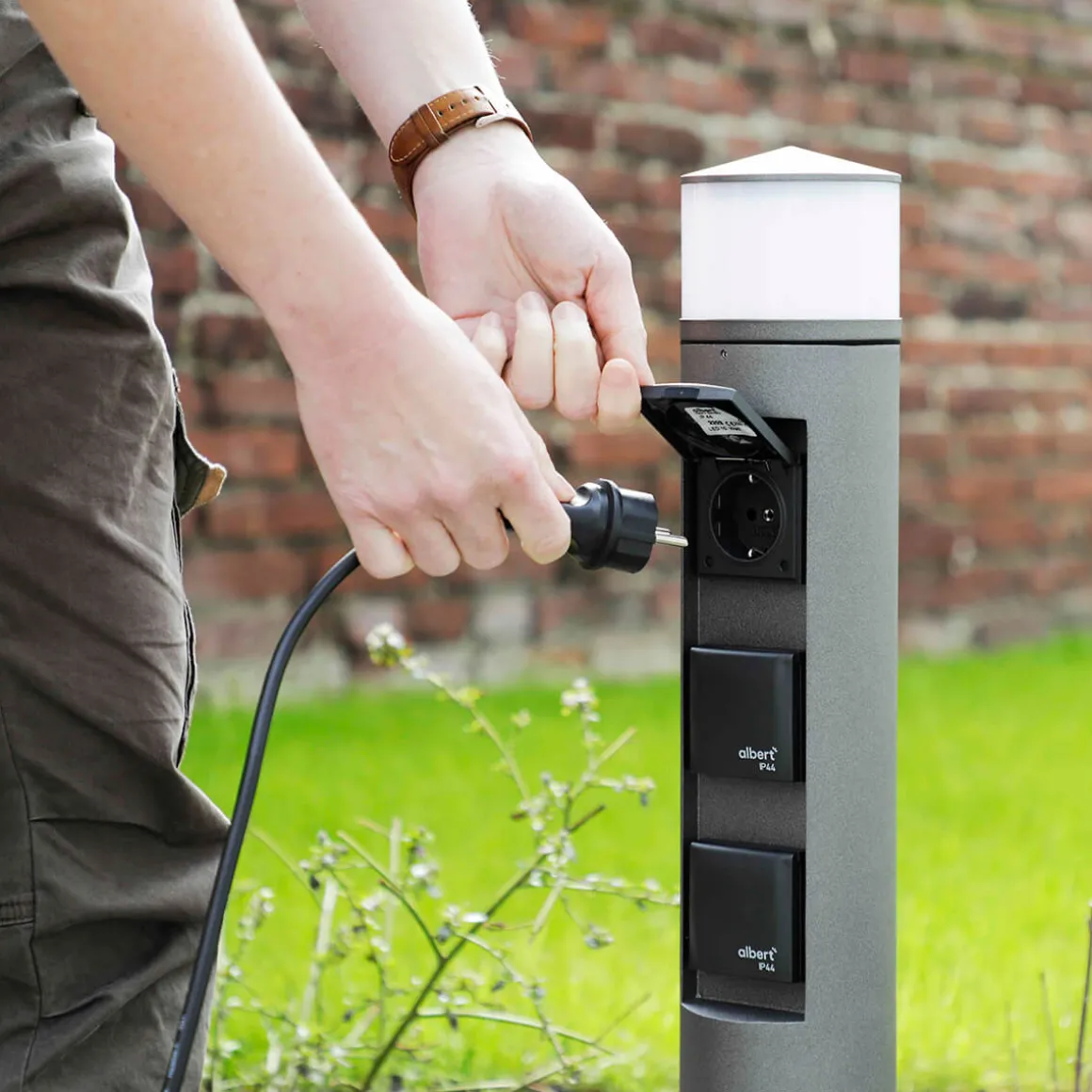 Albert 2202 LED Steckdosenlichtsäule