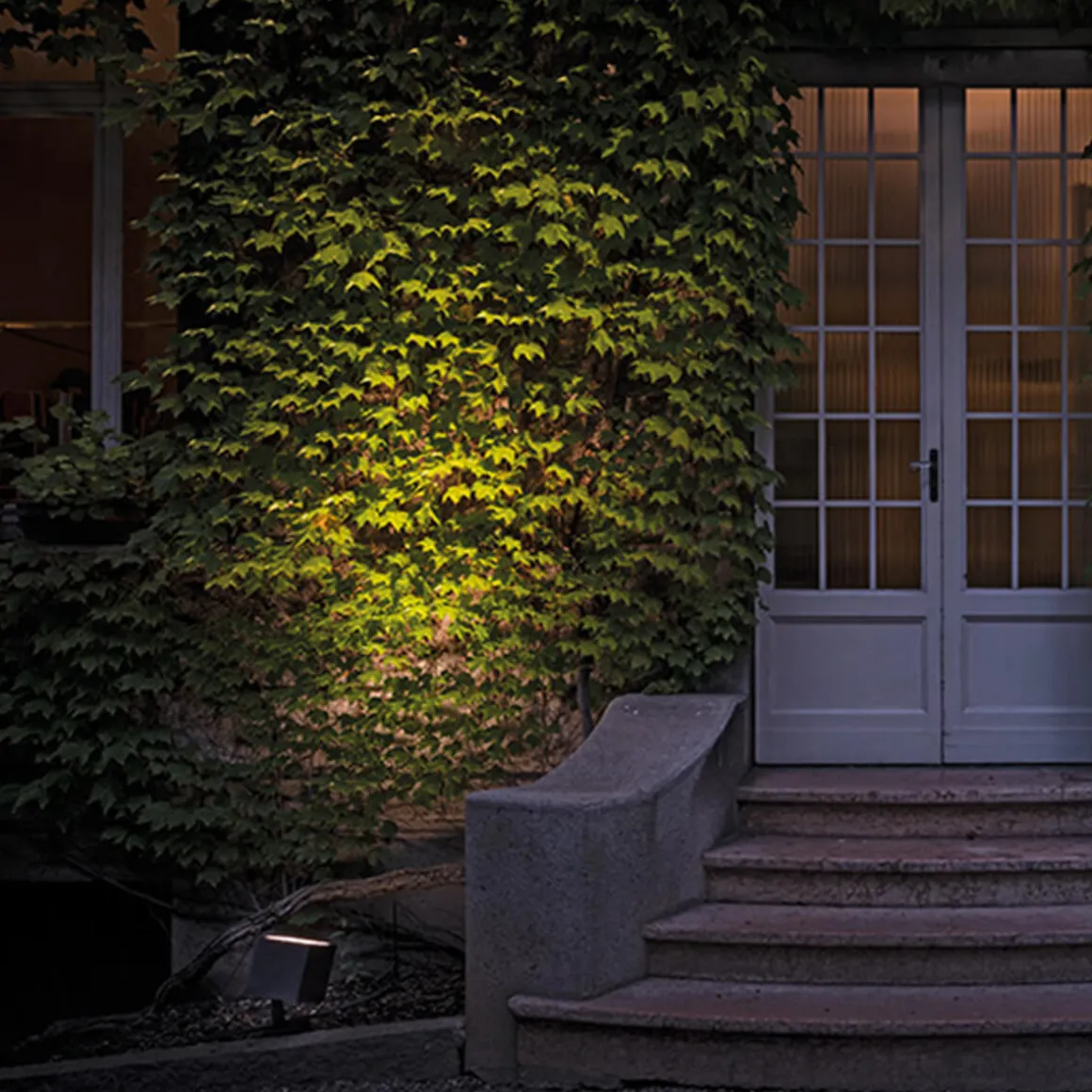 Artemide Outdoor Epulo 18 LED Außenwand- / Bodenleuchte, 6° Abstrahlwinkel