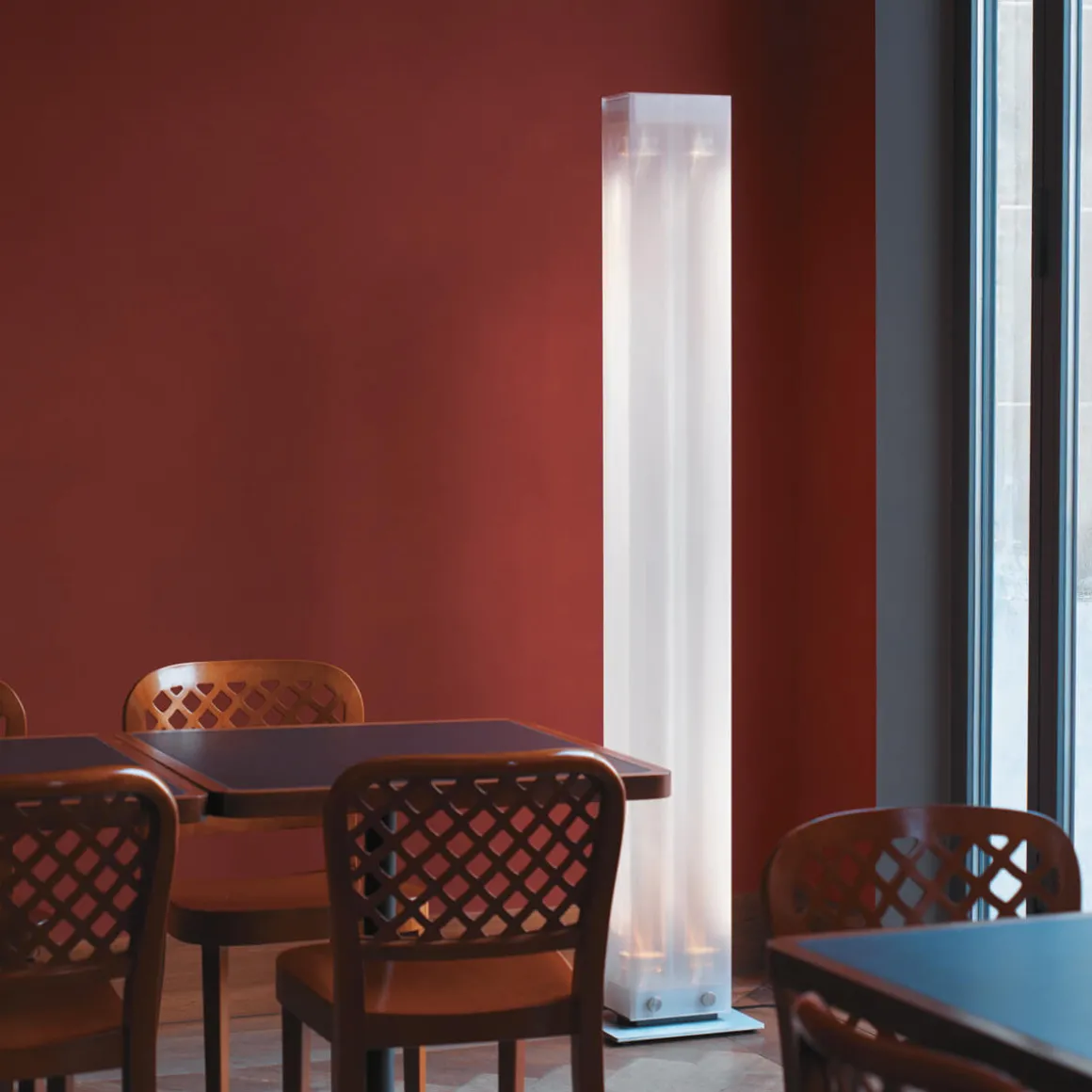 Belux Twilight-12 LED Stehleuchte, Dim-to-Warm