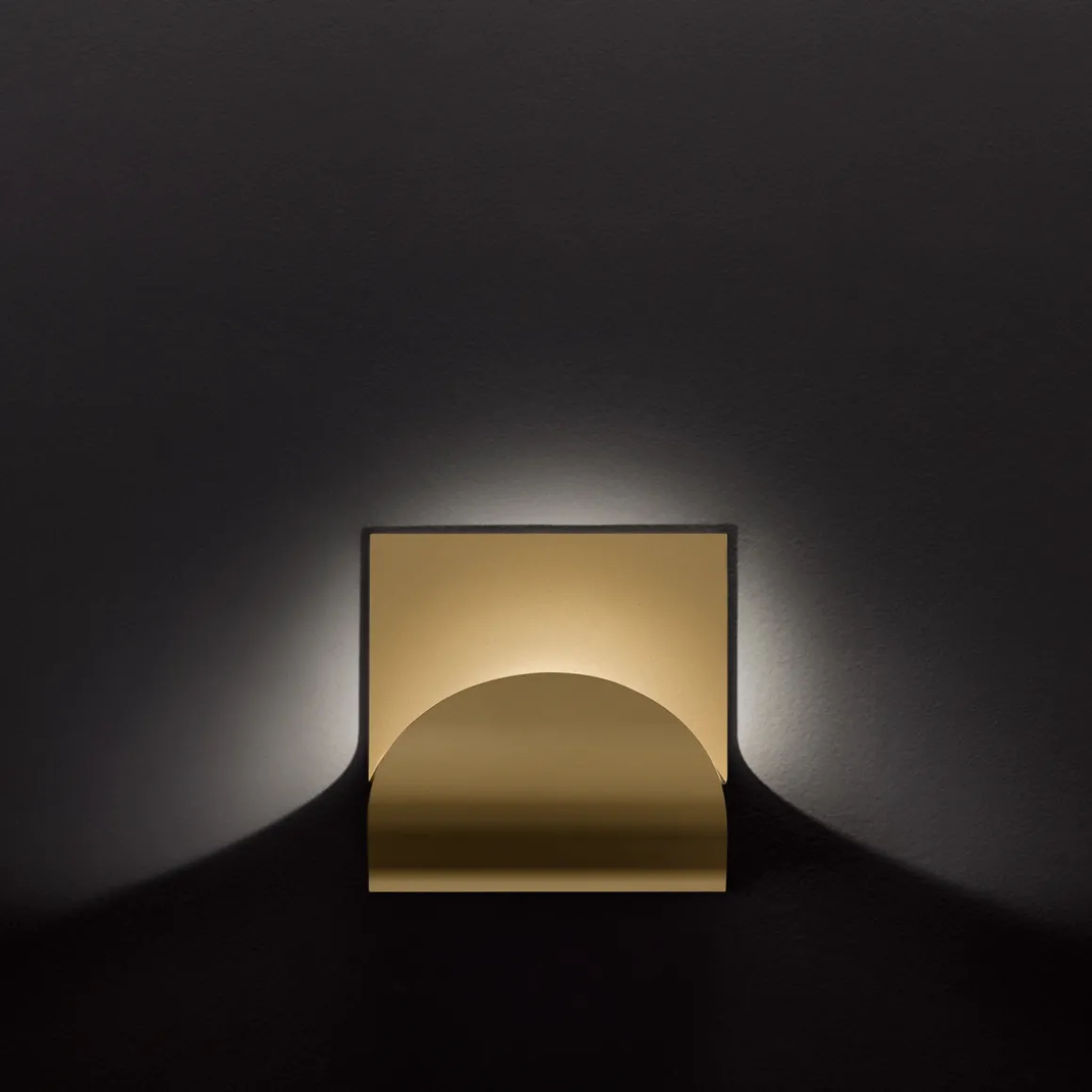 Cini & Nils Incontro Parete / Soffitto