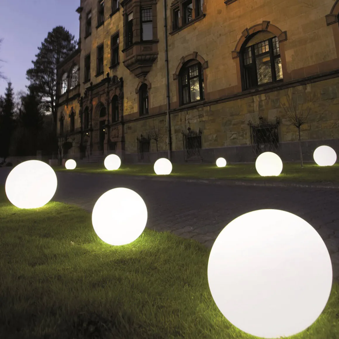 Epstein-Design Snowball Mobil Kugelleuchte