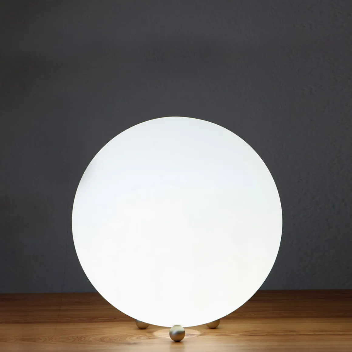 Epstein-Design Snowball Tischleuchte