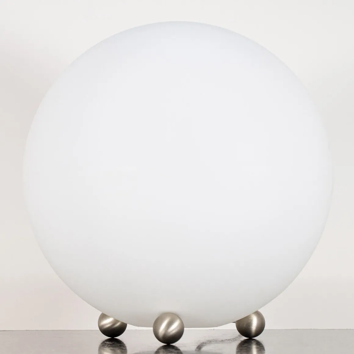 Epstein-Design Snowball Tischleuchte