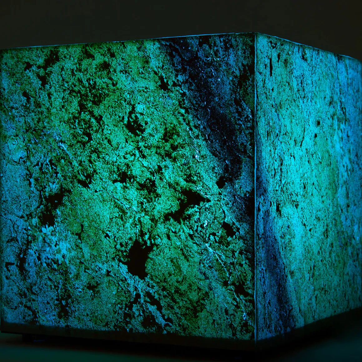 Epstein-Design Würfel Eifel im Herbst RGBCCT-LED Außenleuchte mit ZigBee