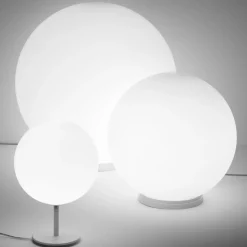 Fabbian Lumi Sfera Tischleuchte mit Fuss