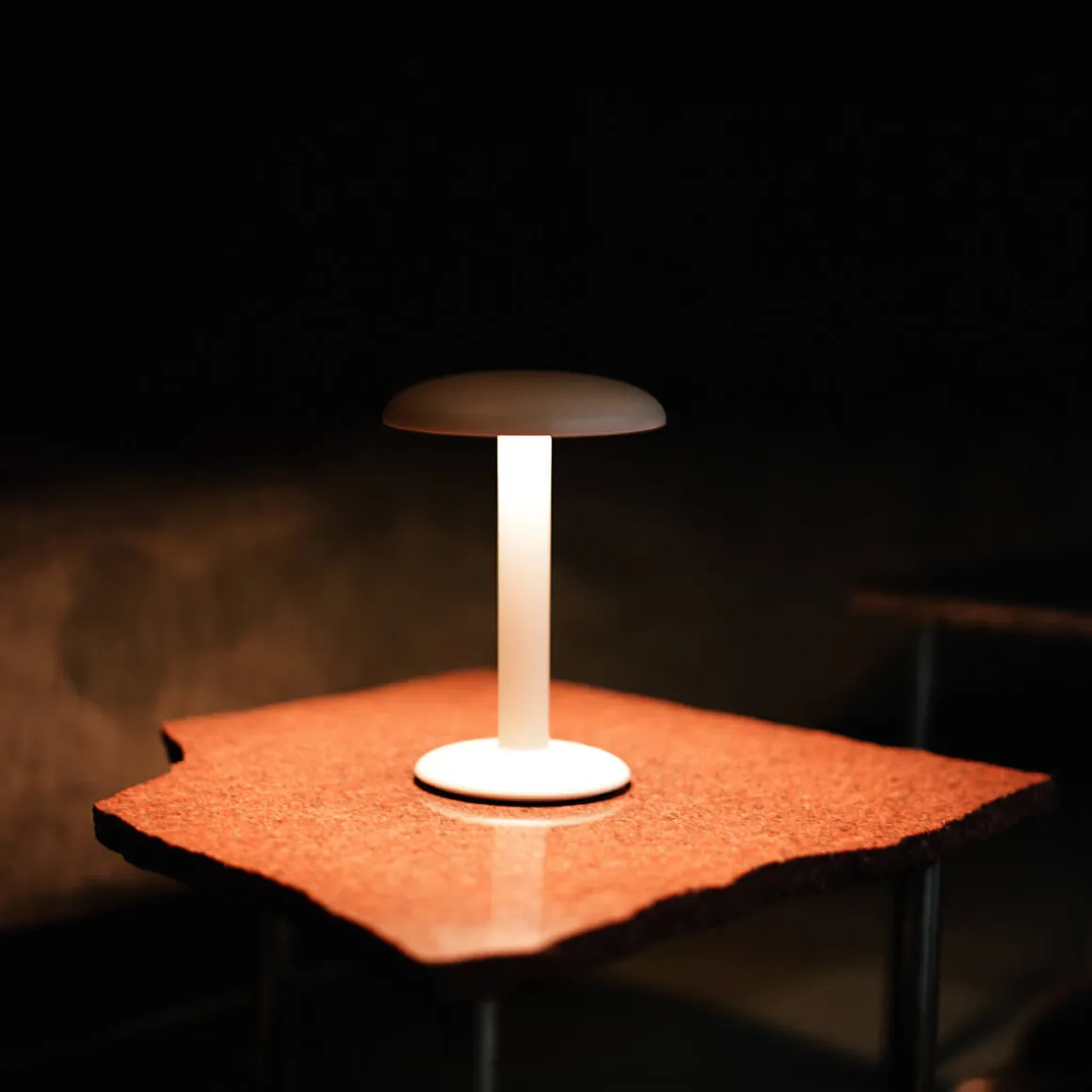 Flos Gustave Residential LED Akkuleuchte, 3000 K