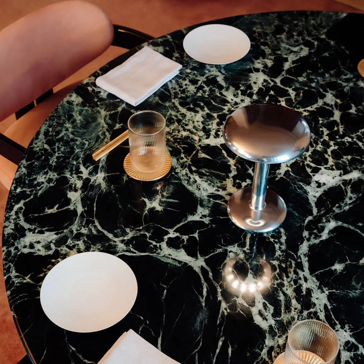 Flos Gustave Residential LED Akkuleuchte, 2700 K