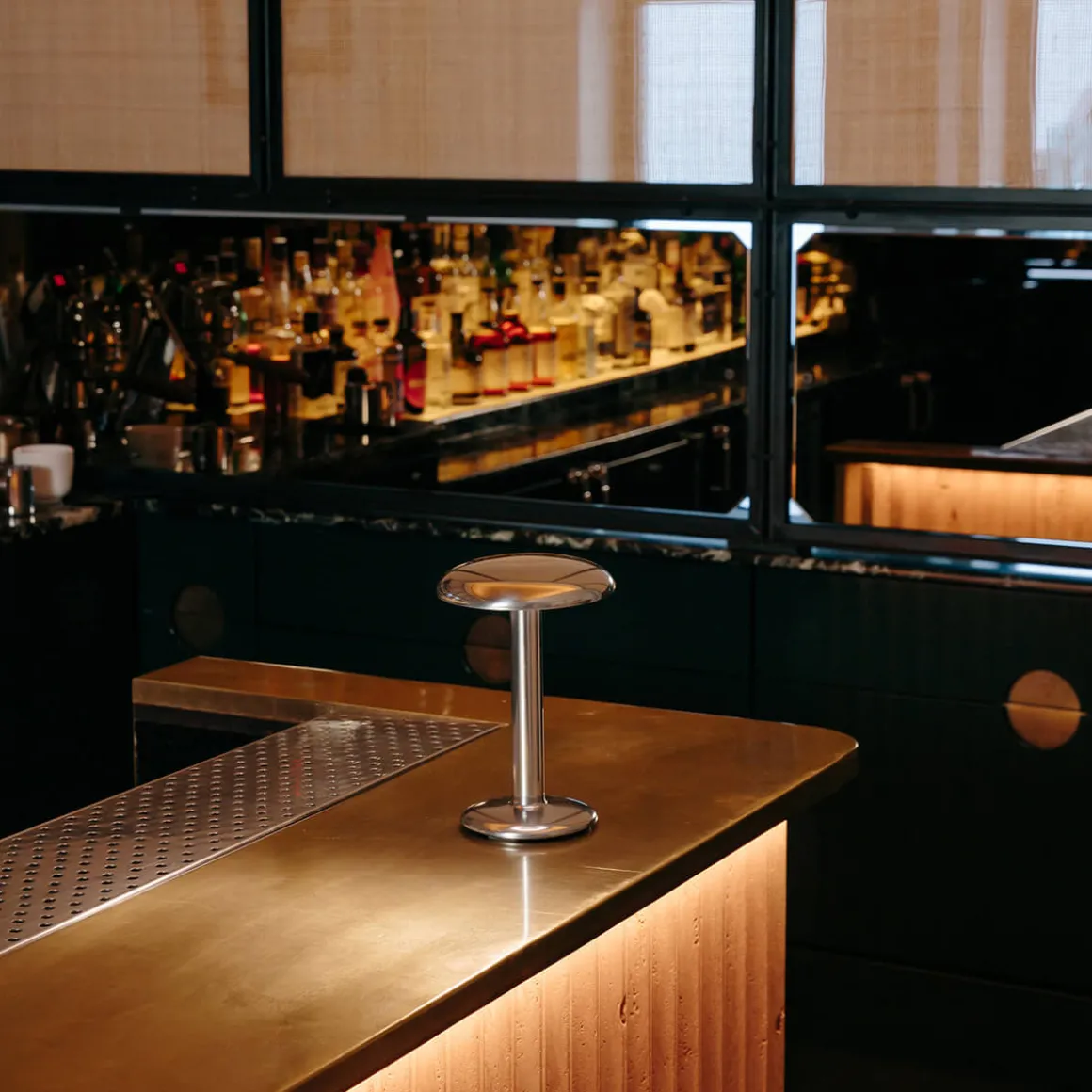 Flos Gustave Residential LED Akkuleuchte, 2700 K