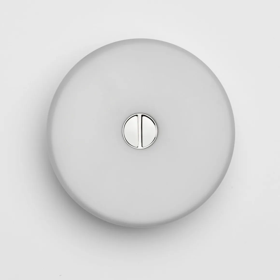 Flos Mini Button Wand- / Deckenleuchte