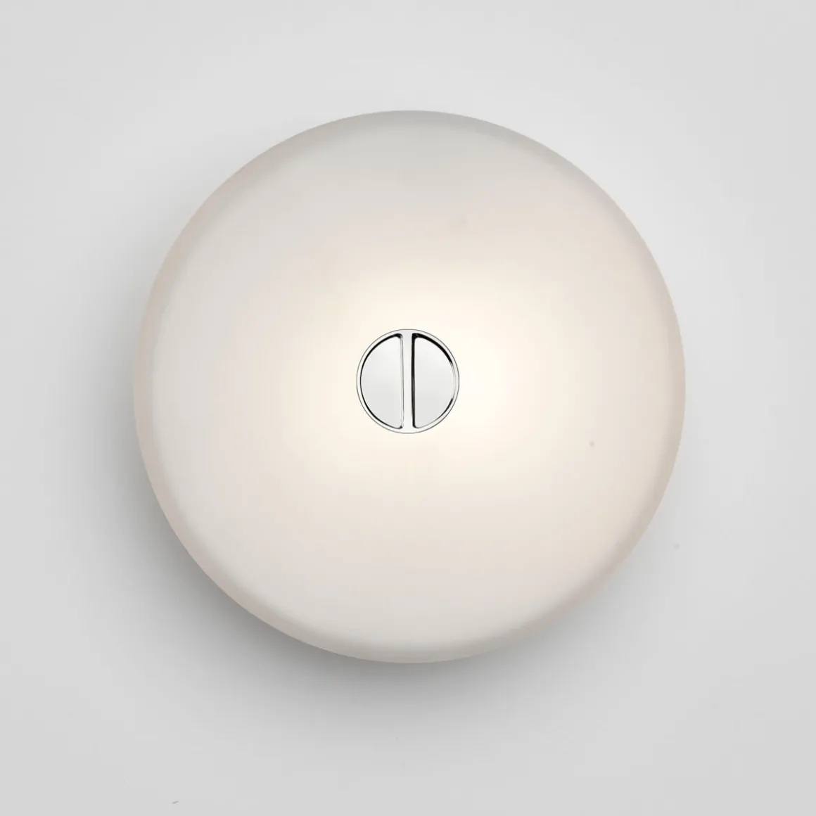 Flos Mini Button Wand- / Deckenleuchte