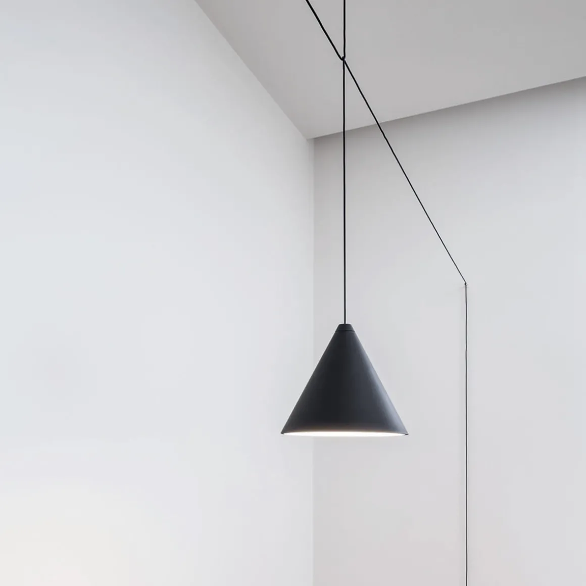 Flos String Light Cone LED Pendelleuchte