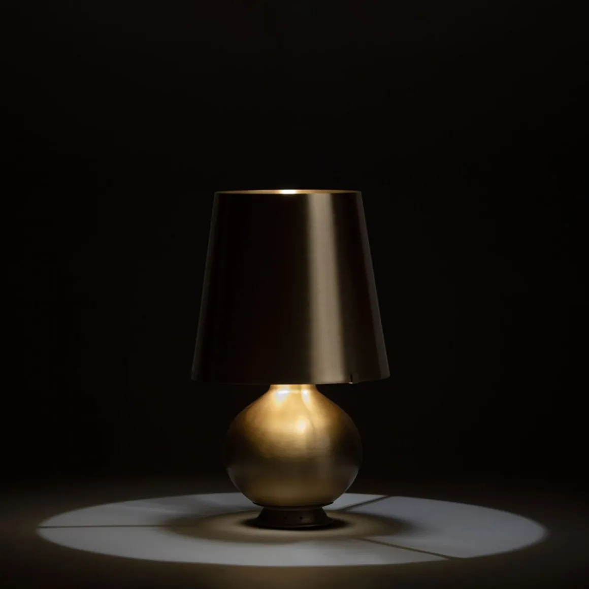 Fontana Arte Fontana Media Tischleuchte, Messing