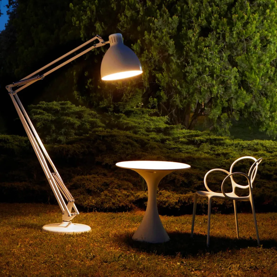 Fontana Arte Naska XL Outdoor Stehleuchte