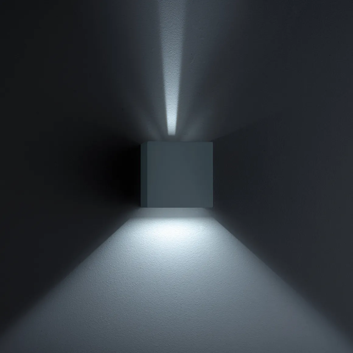 Helestra Siri 44 Up & Down LED Außenwandleuchte