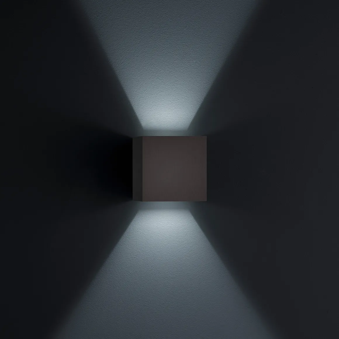 Helestra Siri 44 Up & Down LED Außenwandleuchte