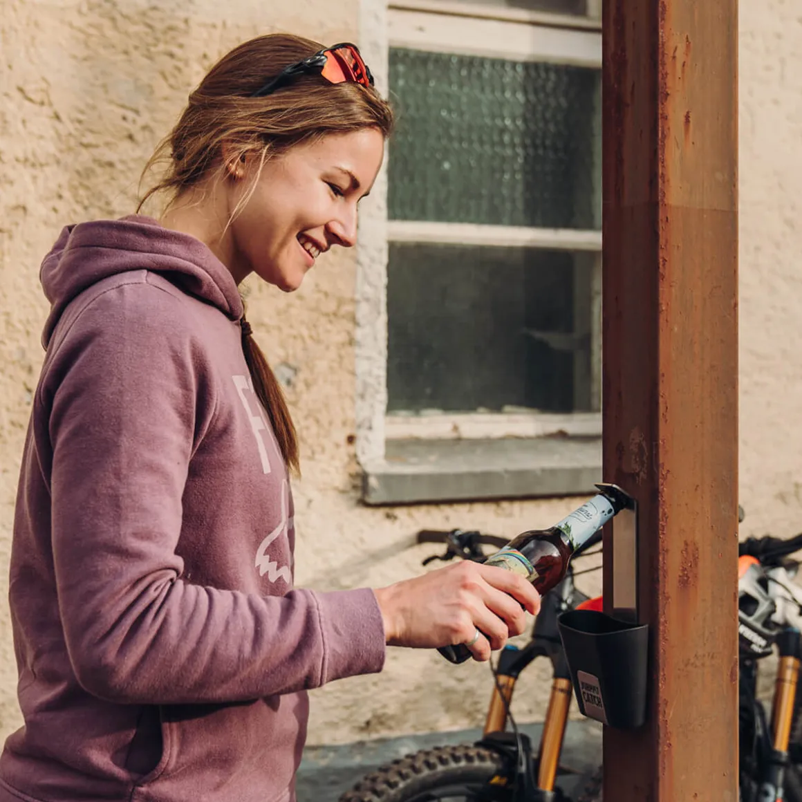 Höfats Johnny Catch Cup Wandflaschenöffner