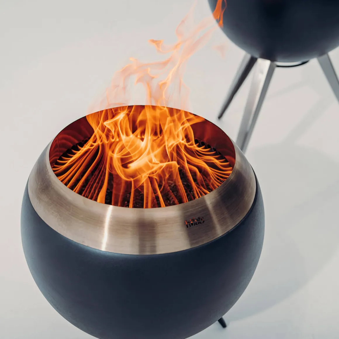 Höfats Moon 45 Feuerschale mit niedrigem Fuß