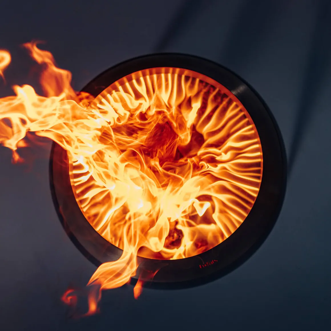 Höfats Moon 45 Feuerschale mit hohem Fuß