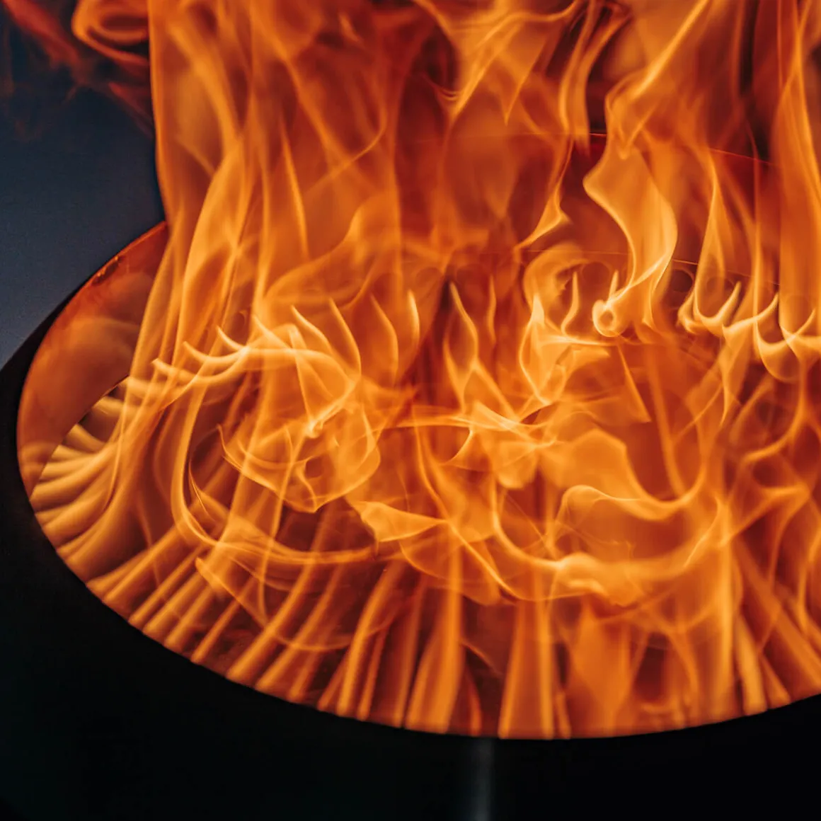 Höfats Moon 45 Feuerschale mit hohem Fuß