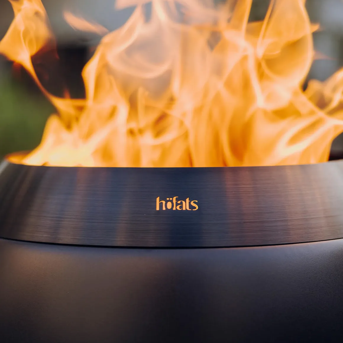 Höfats Moon 45 Feuerschale mit hohem Fuß