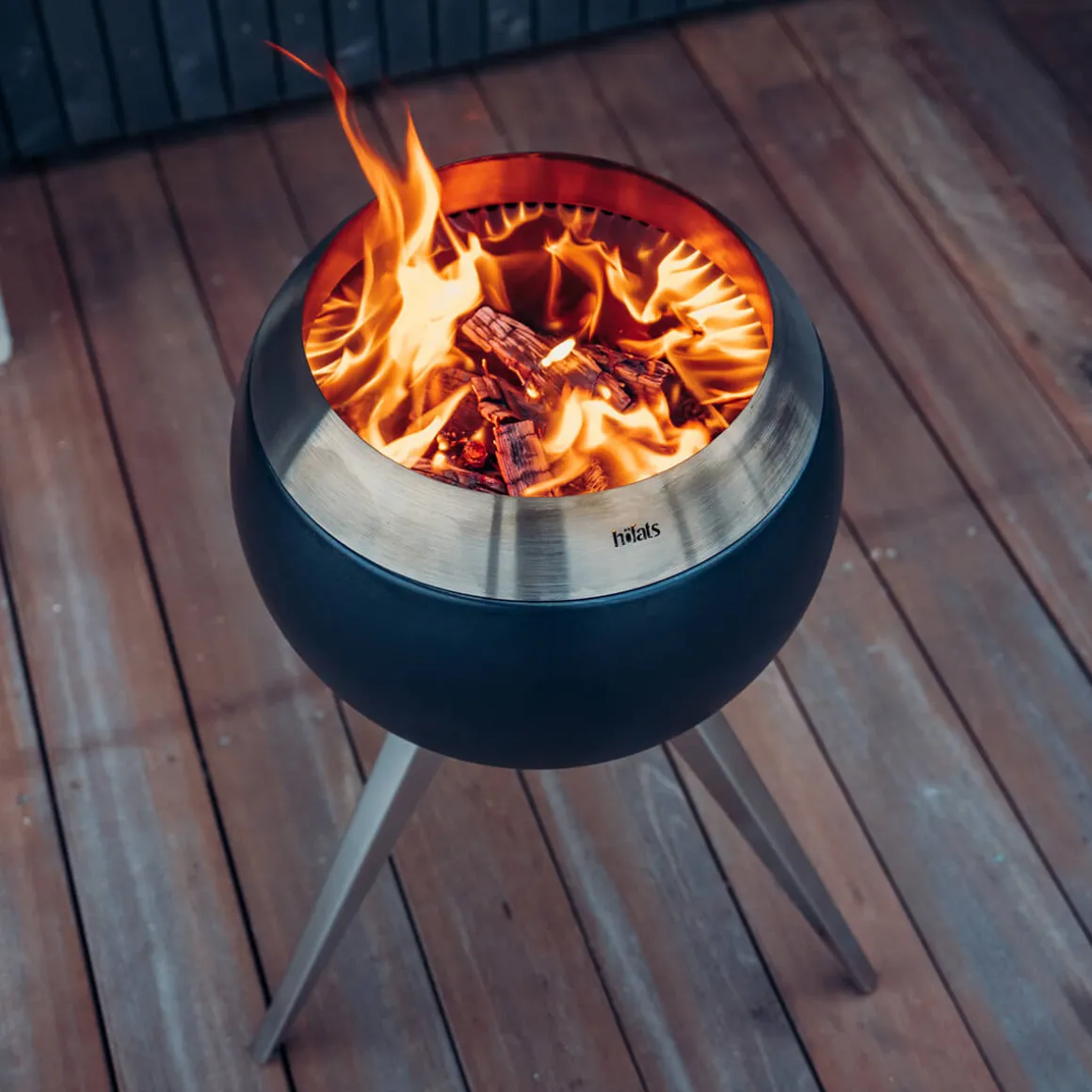 Höfats Moon 45 Feuerschale mit hohem Fuß