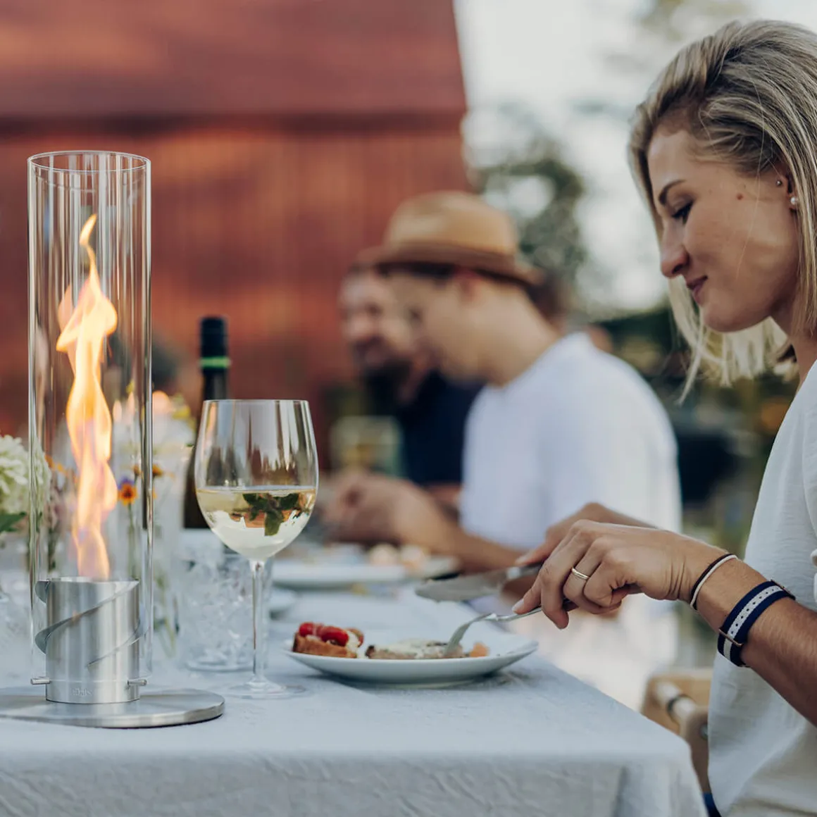 Höfats Spin 900 Tischfeuer & Windlicht, inkl. Bioethanol Flüssig-Brennstoff