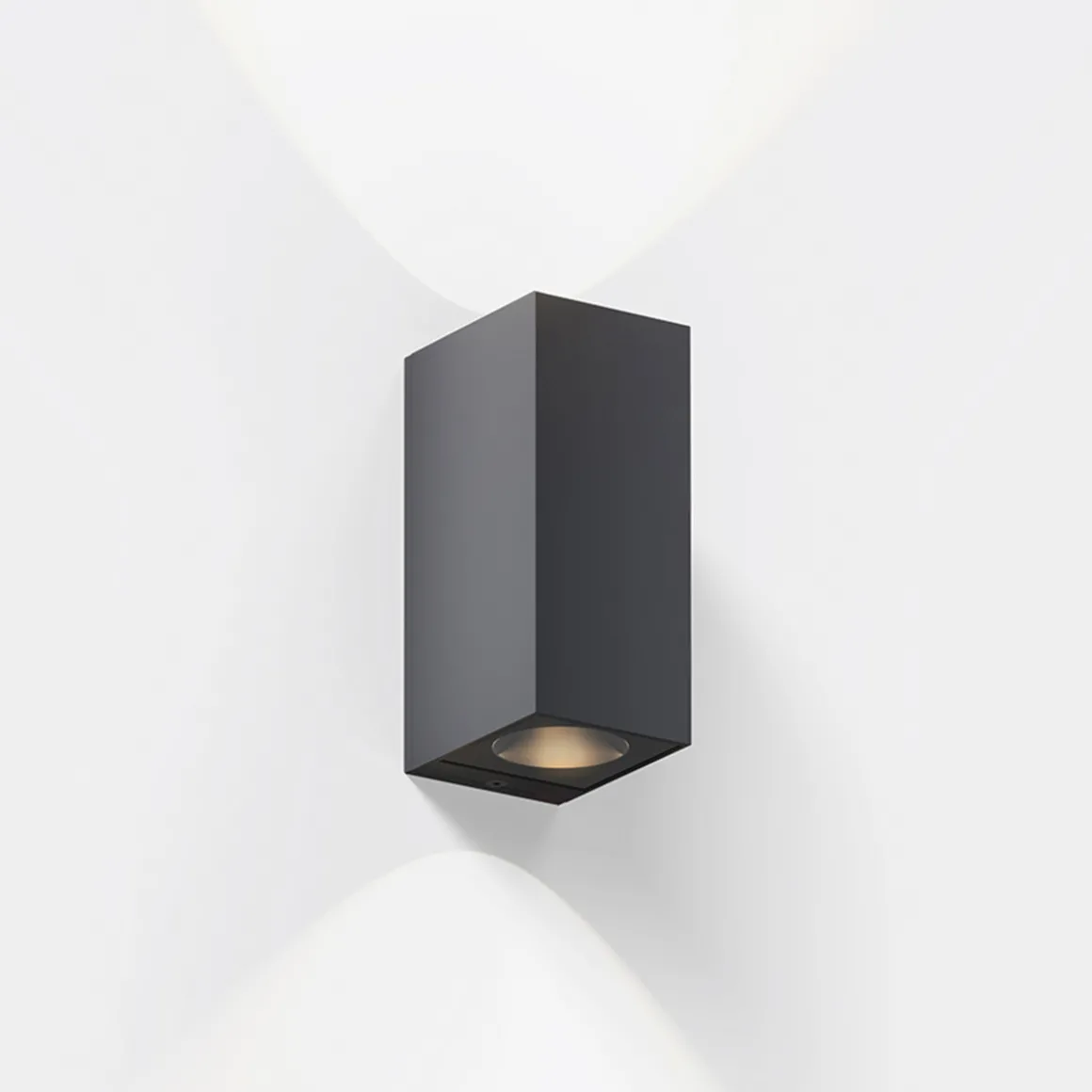 IP44.DE Iem.2 LED Außenwandleuchte