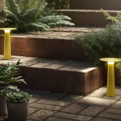 IP44.DE Lix LED Akkuleuchte, Dim-to-Amber, inkl. Charging Base