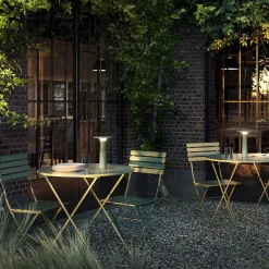 IP44.DE Lix LED Akkuleuchte, Dim-to-Amber, inkl. Charging Base