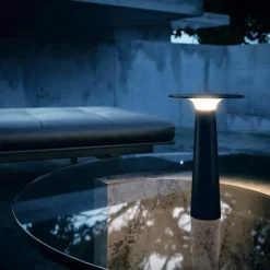 IP44.DE Lix LED Akkuleuchte, Dim-to-Amber, inkl. Charging Base