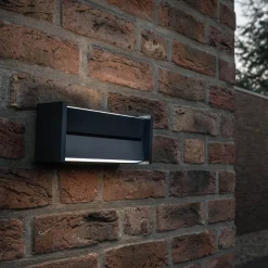 IP44.DE Slat LED Wand- / Deckenleuchte