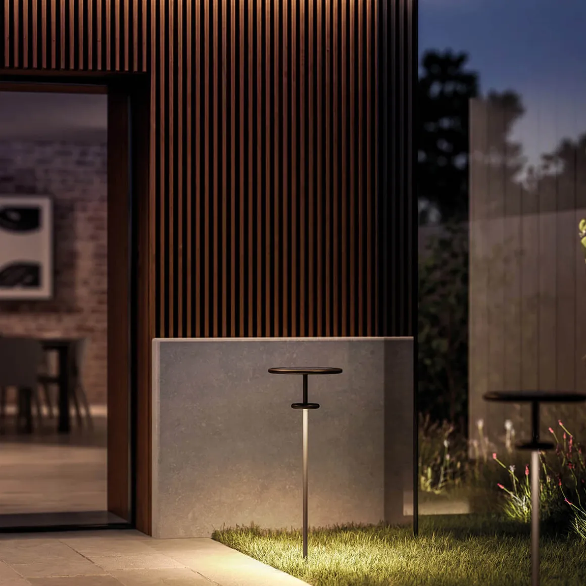 Klewe Planet B LED Akku-Solarleuchte mit Mast