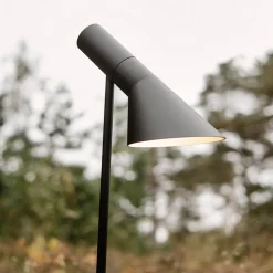 Louis Poulsen AJ Garden LED Pollerleuchte lang, 2700 K