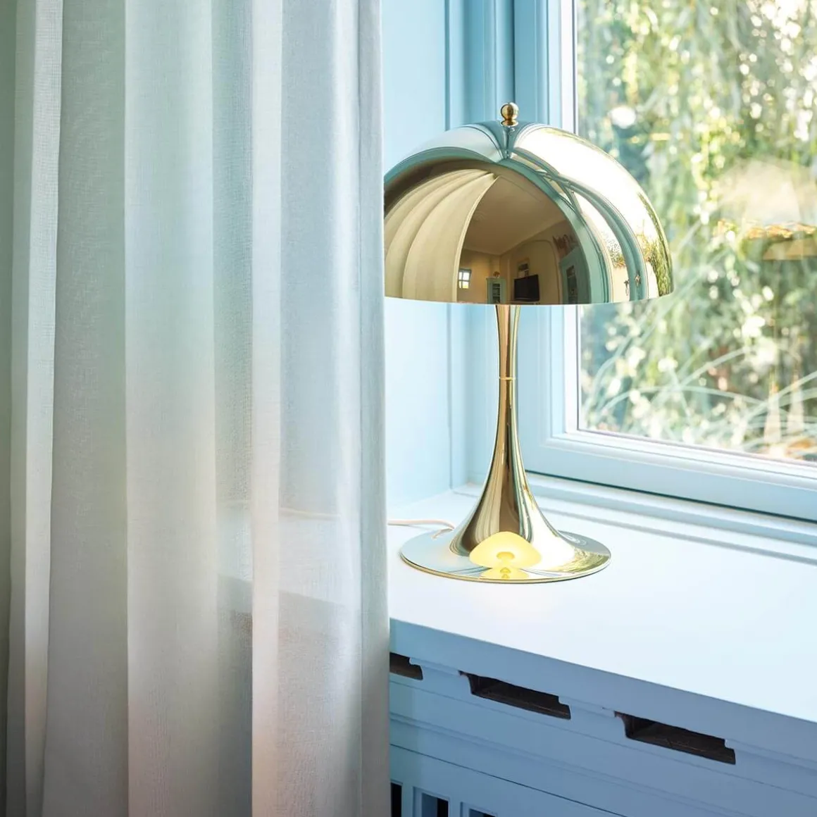 Louis Poulsen Panthella 320 Tischleuchte, 1. Generation