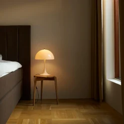 Louis Poulsen Panthella 320 Tischleuchte