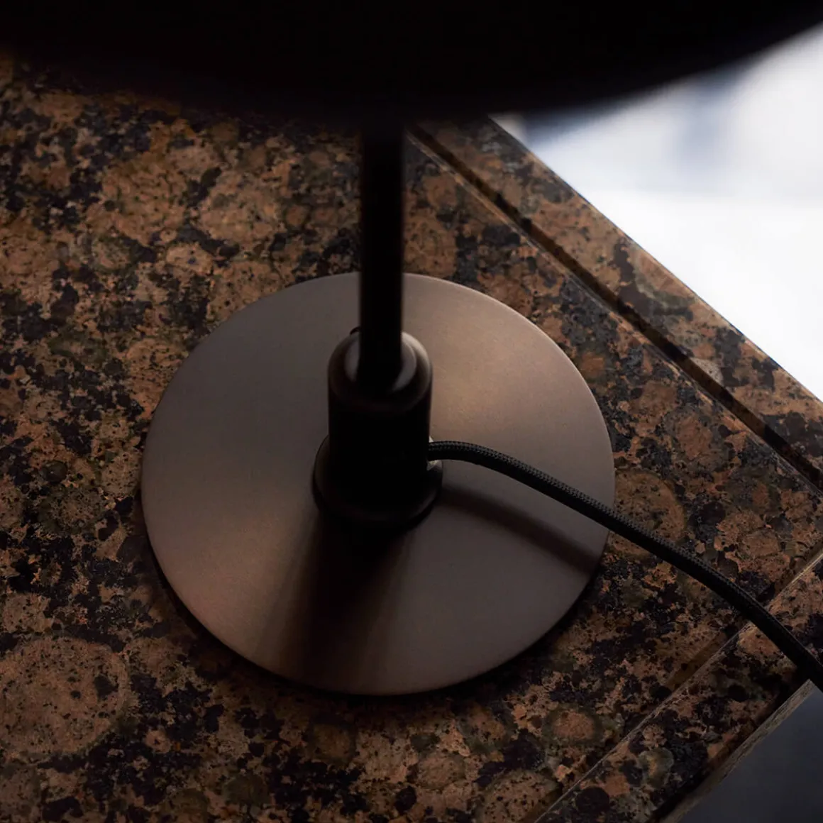 Louis Poulsen PH 3/2 Aged Brass Opal Tischleuchte