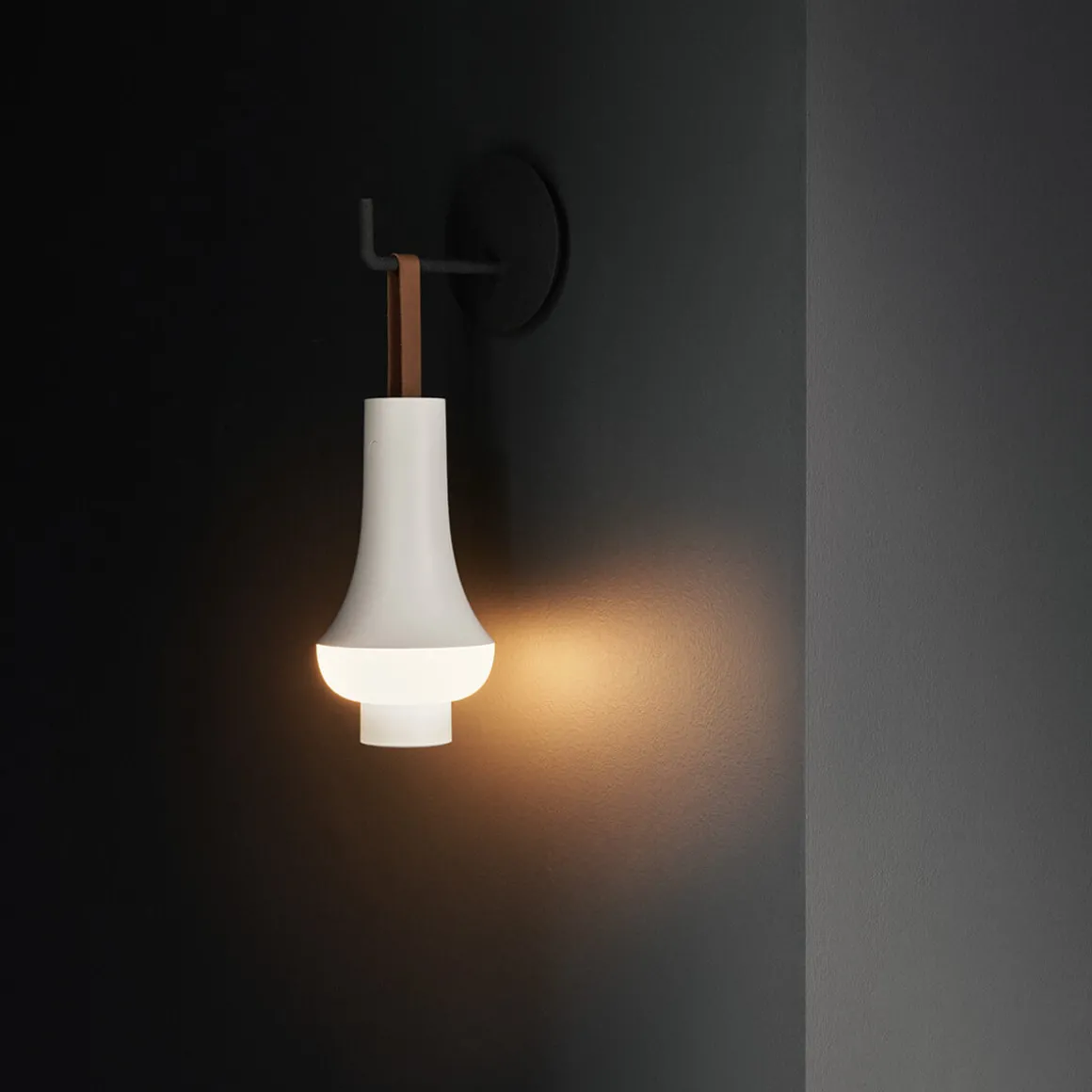 Louis Poulsen Tomoshi Portable LED Akkuleuchte