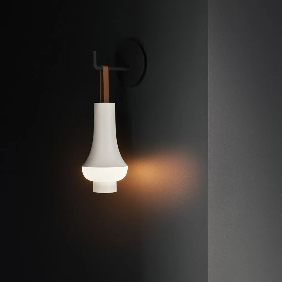 Louis Poulsen Tomoshi Portable LED Akkuleuchte