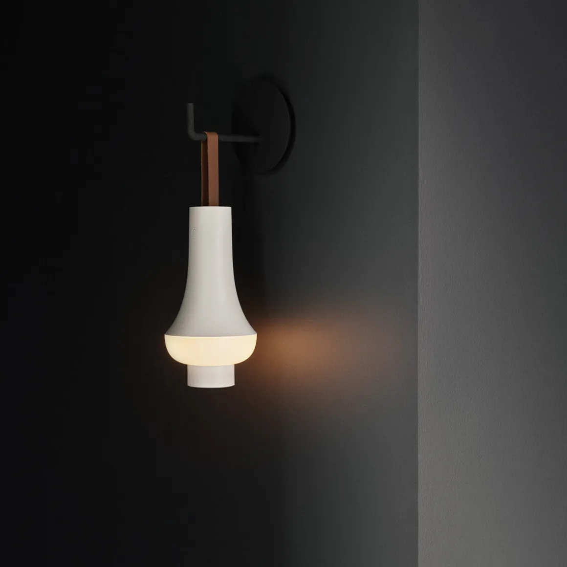 Louis Poulsen Tomoshi Portable LED Akkuleuchte