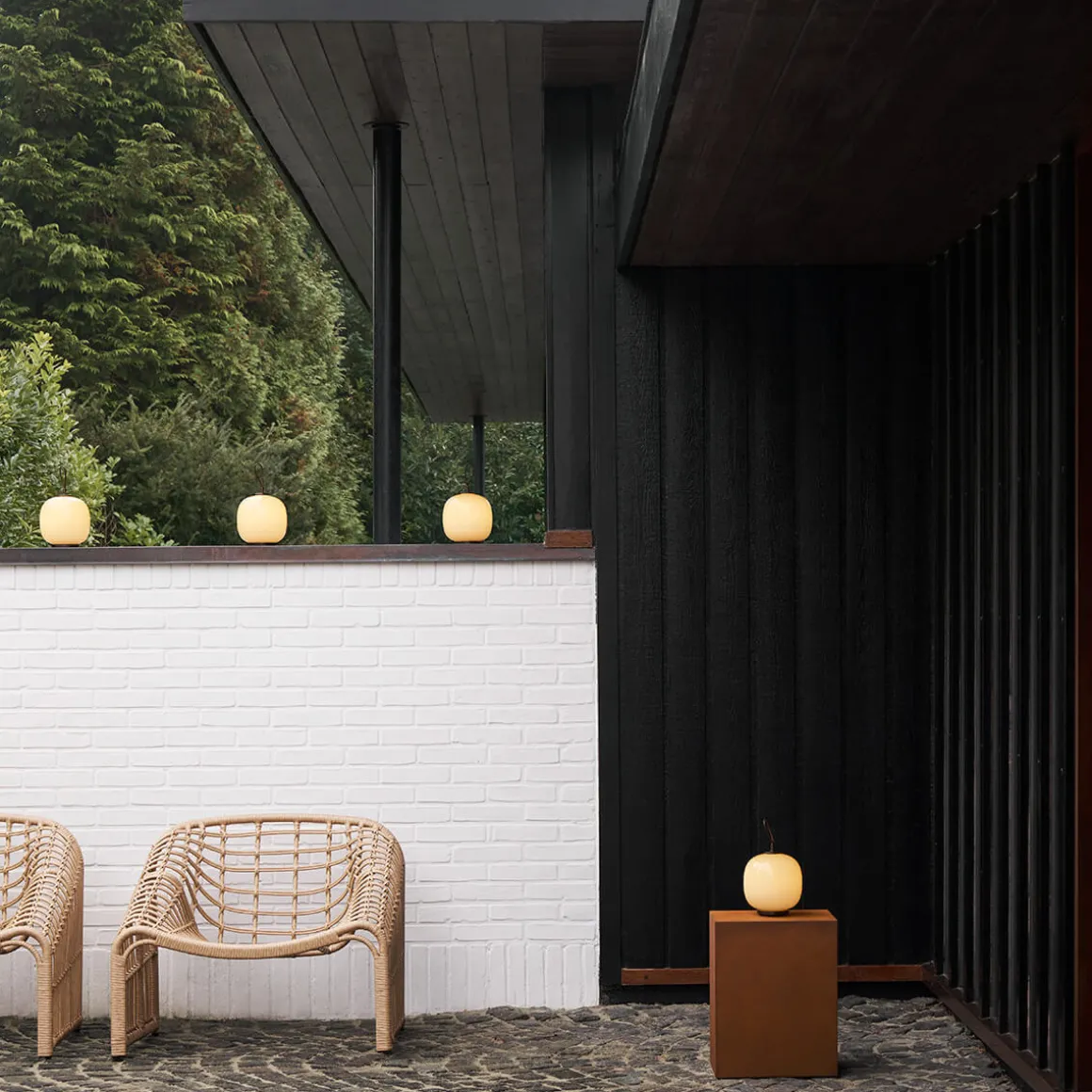 Louis Poulsen VL 45 Radiohus Portable LED Akkuleuchte