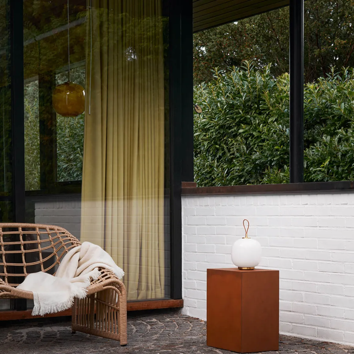 Louis Poulsen VL 45 Radiohus Portable LED Akkuleuchte