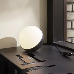 Louis Poulsen VL Studio Tisch- / Stehleuchte, Ø: 25 cm