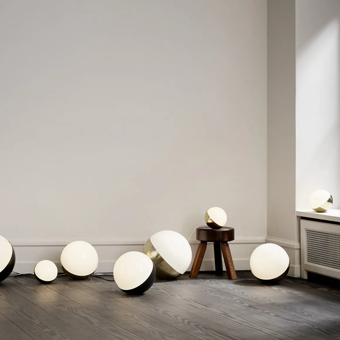 Louis Poulsen VL Studio Tisch- / Stehleuchte, Ø: 25 cm