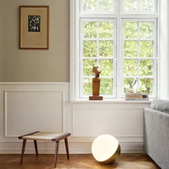 Louis Poulsen VL Studio Tisch- / Stehleuchte, Ø: 32 cm
