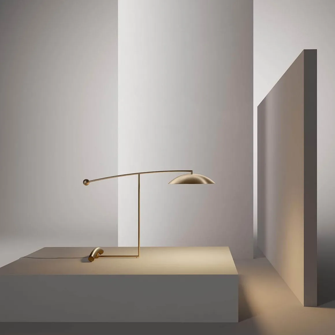Lumen Center Orbit LED Tischleuchte