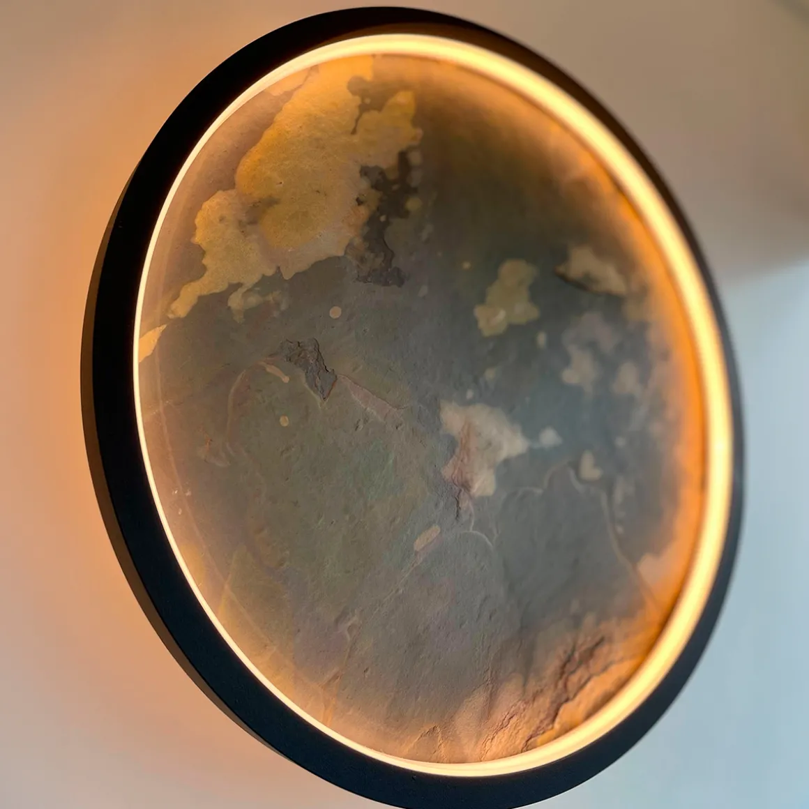 Lupia Licht Stone LED Wand- / Deckenleuchte