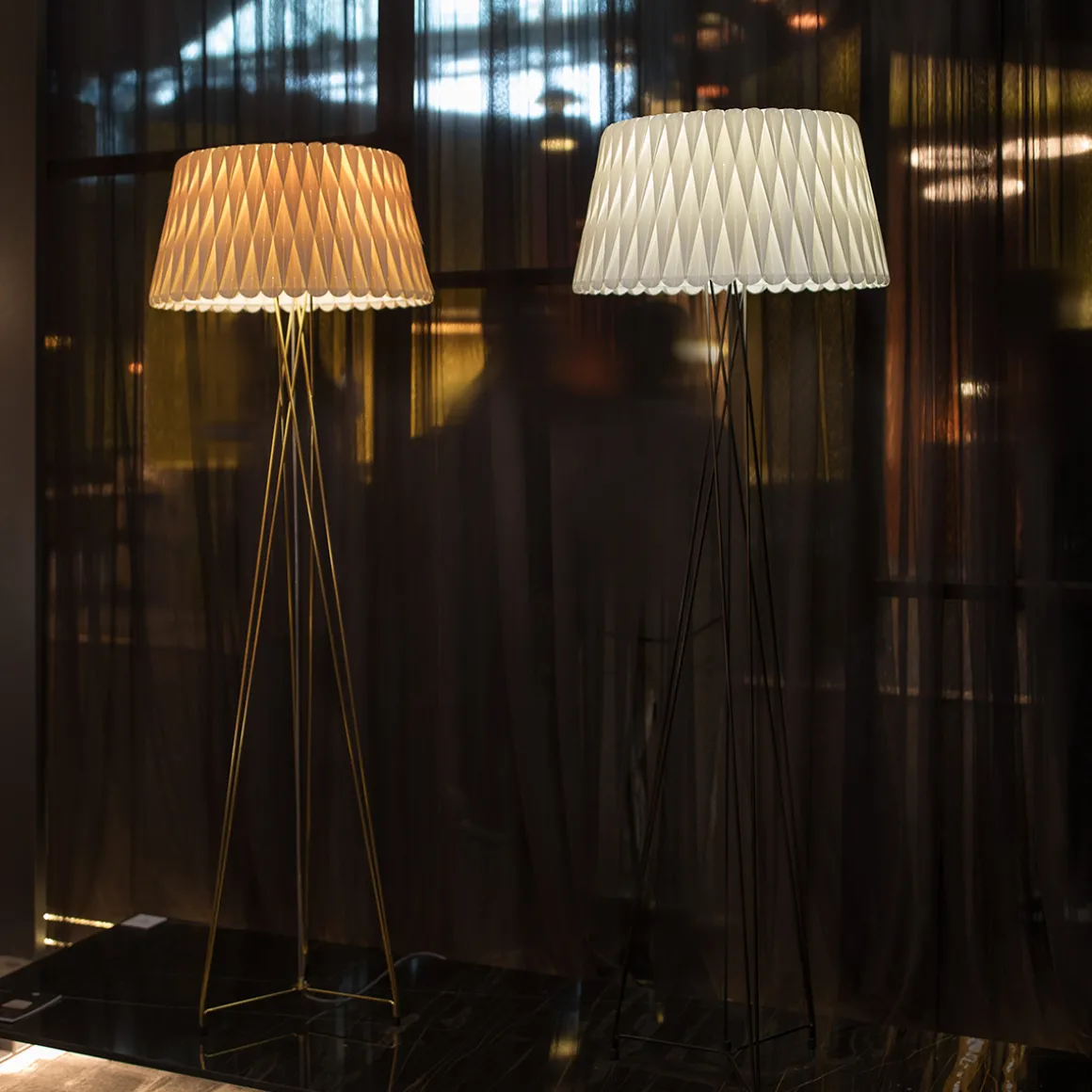 LZF Lamps Lola Stehleuchte, mattschwarz