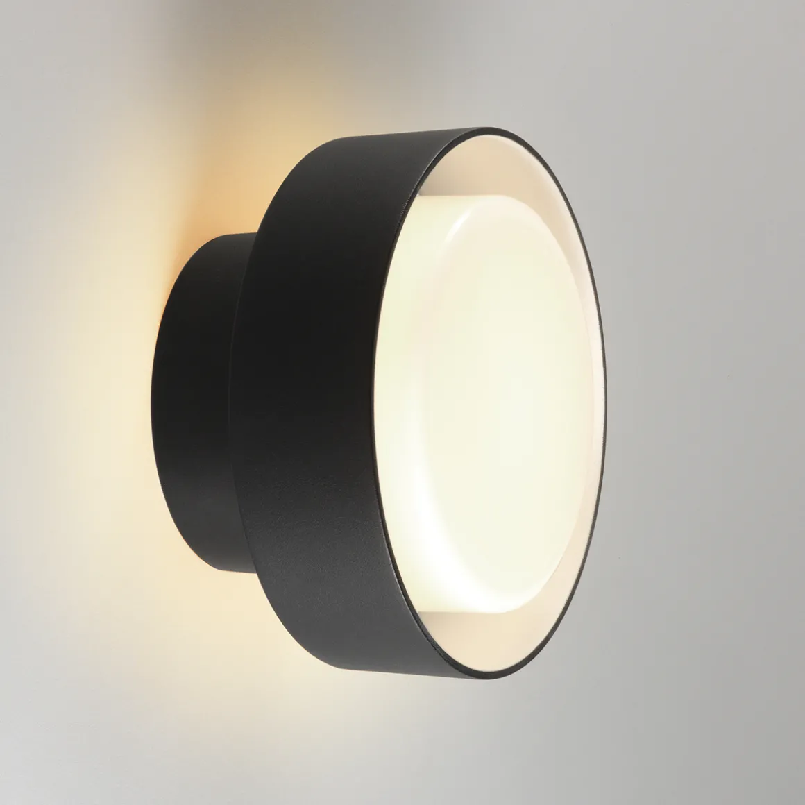 Marset Plaff-on! 16 IP65 LED Wand- / Deckenleuchte