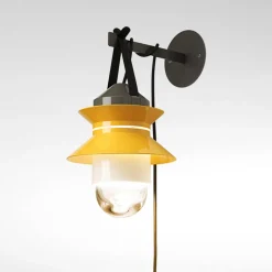 Marset Santorini Wandleuchte mit Wandhaken